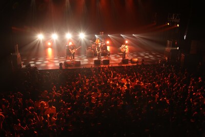 「僕らはうるせー2013」でのThe Mirrazのライブの様子。（撮影：ほりたよしか）