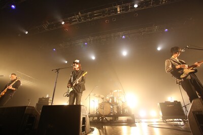 「僕らはうるせー2013」でのThe Mirrazのライブの様子。（撮影：ほりたよしか）