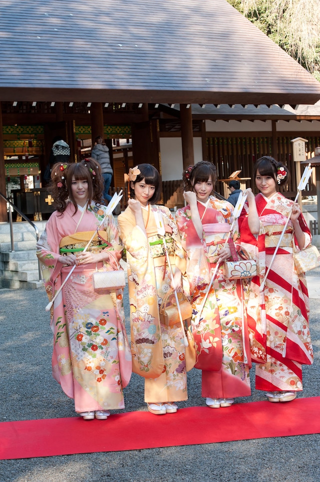 松村沙友理、橋本奈々未、白石麻衣、衛藤美彩（写真左から）