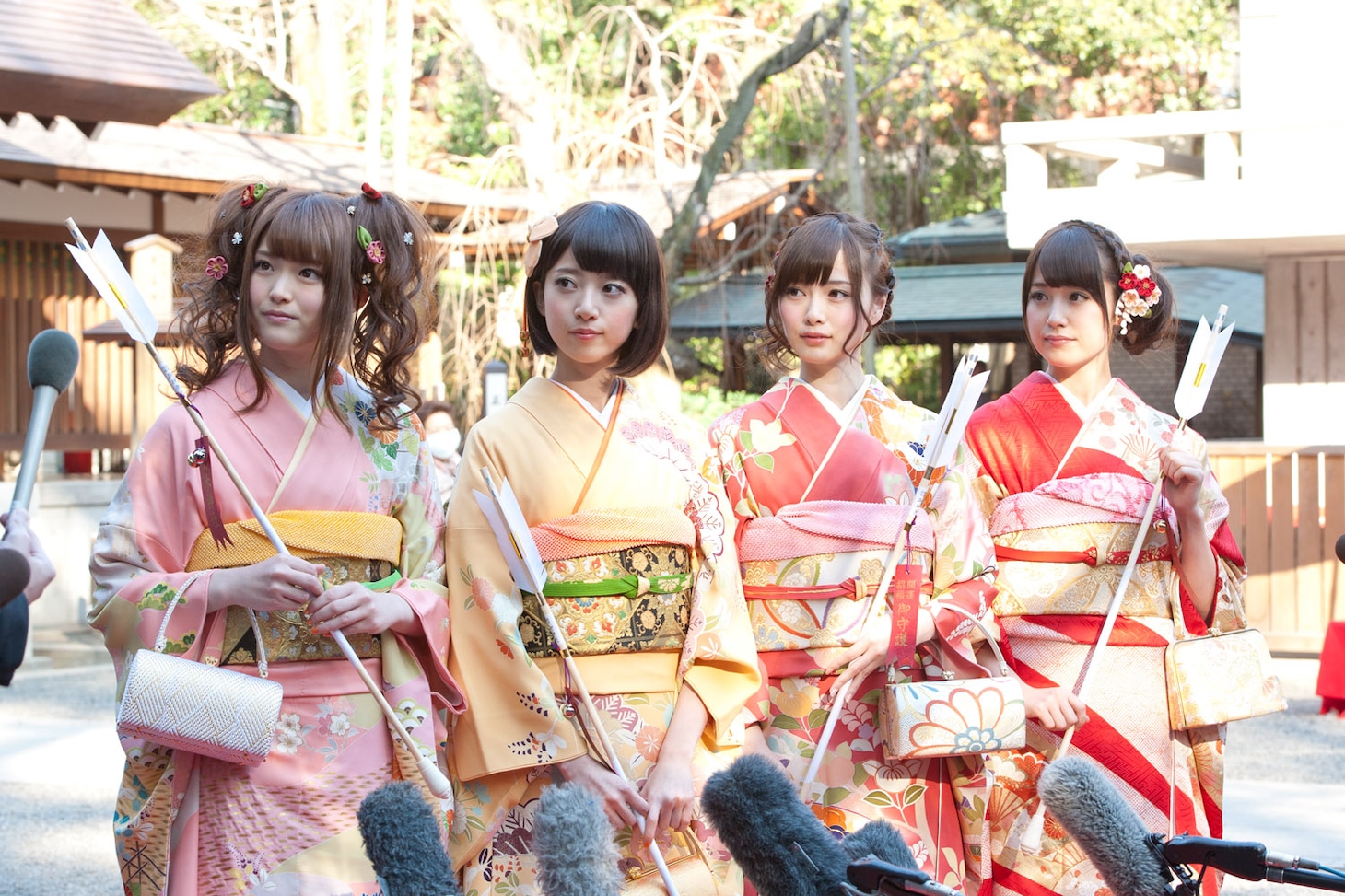 松村沙友理、橋本奈々未、白石麻衣、衛藤美彩（写真左から）