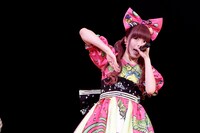 ライブ中のきゃりーぱみゅぱみゅ。