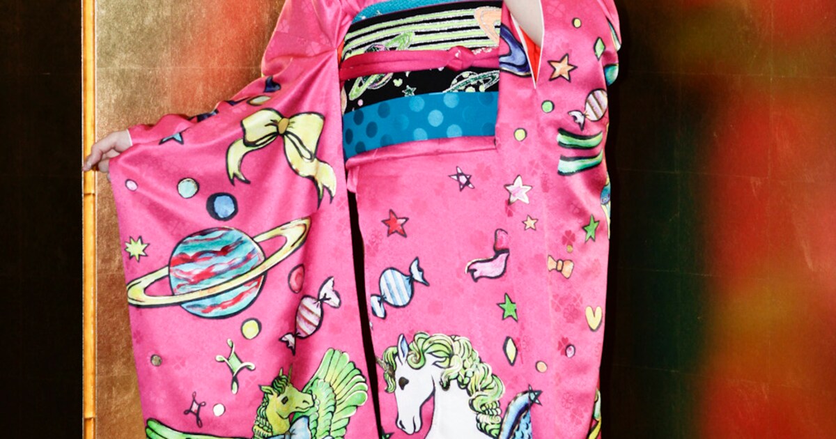 新成人きゃりーぱみゅぱみゅ、宇宙描いたピンク振袖披露 - 音楽ナタリー