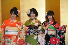 福本愛菜、横山由依、山田菜々（左から）