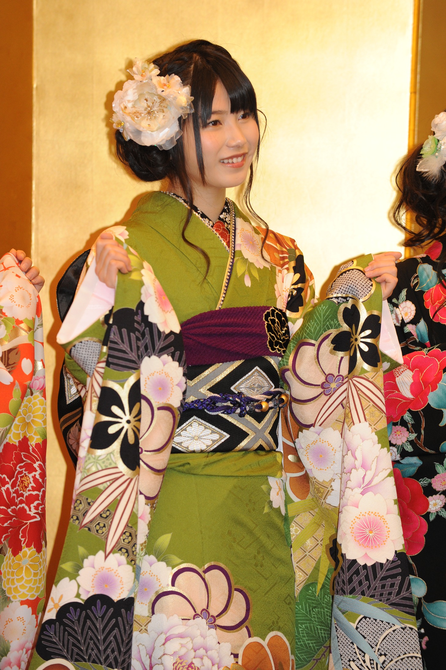 横山由依