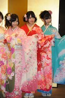 柴田阿弥、小林亜実、日置実希（左から）