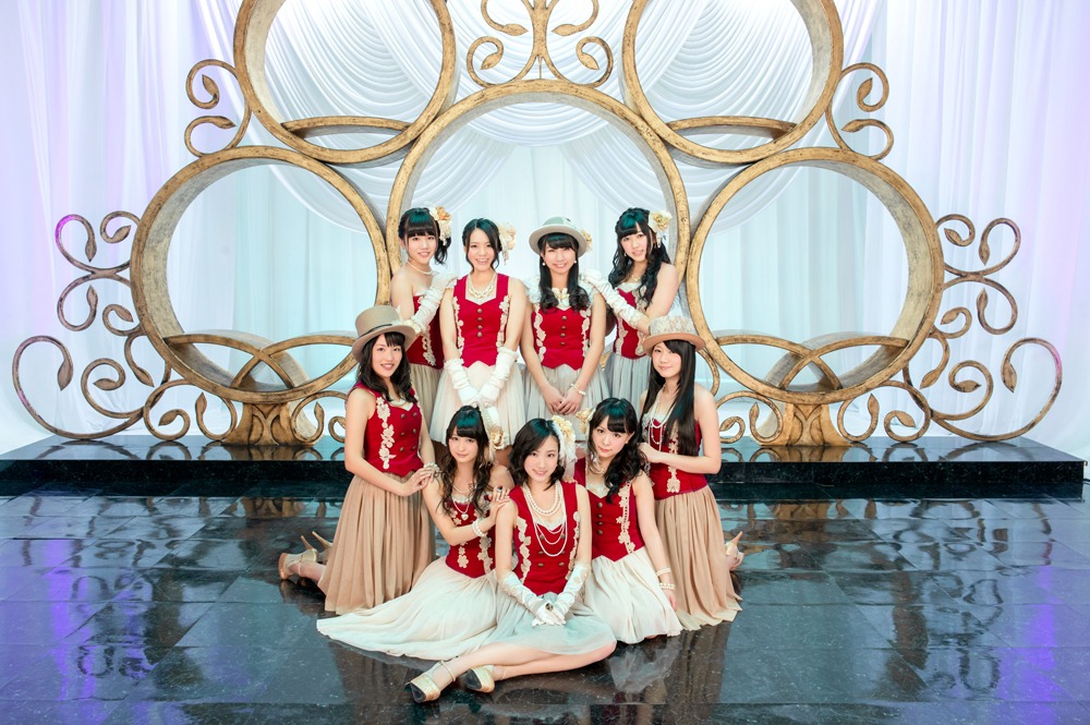 「それを青春と呼ぶ日」を歌唱するSKE48旅立ち卒業組メンバー。 (C)AKS