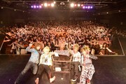 1月13日に東京・新宿BLAZEで開催されたライブ「みなさんのおかげでしたっ！」の様子。（撮影：江隈麗志）