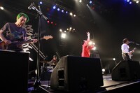 「DOHATSUTEN三十路（ミソジ）まえ “蛇の道はHEAVY TOUR 2013”」SHIBUYA-AX公演の様子。