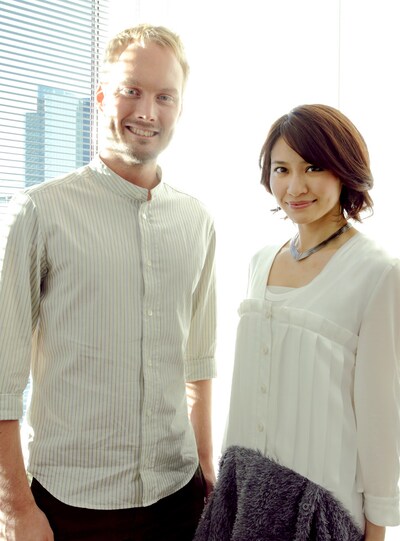 ラスマス・フェイバー（写真左）と中島愛（右）。