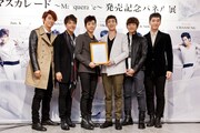 2PMは2012年6月に発表した「Beautiful」でタワーレコード渋谷店のシングル売り上げ記録を更新。来店時には認定証の授与式が実施された。
