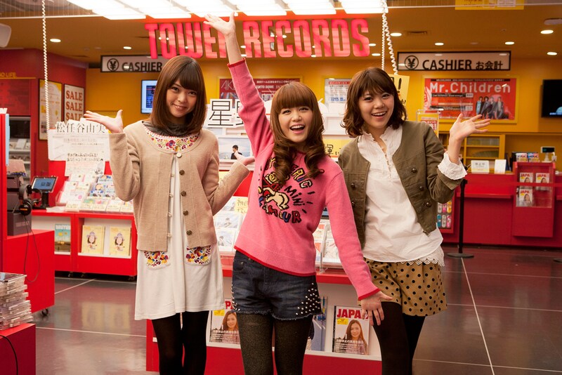 タワーレコード渋谷店のリニューアルポイントをチェックするNegicco調査員。