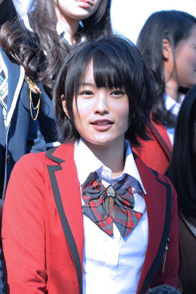 山本彩
