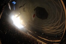 「くるりワンマンライブツアー2012 / 13 特別公演 ～国民の成長が第一～」の様子。