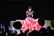 渡辺麻友ソロライブ「～みんなで“ヒカルもの”を見つけよう～」の様子