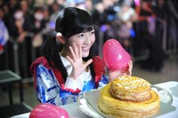 渡辺麻友ソロライブ「～みんなで“ヒカルもの”を見つけよう～」の様子