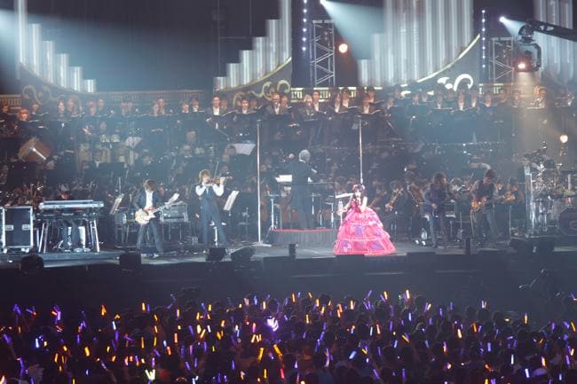 総勢188名がステージに上った圧巻の光景（撮影：上飯坂一）。