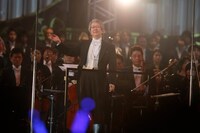 愛のこもったタクトさばきで観客を魅了した藤野浩一（撮影：上飯坂一）。