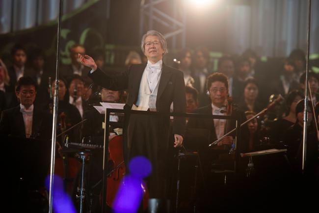 愛のこもったタクトさばきで観客を魅了した藤野浩一（撮影：上飯坂一）。