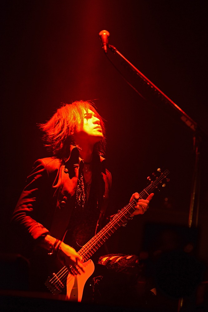 SUGIZO