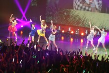 でんぱ組.inc「ワールドワイド☆でんぱツアー 2013 ～夢見たっていいじゃん?! in ZEPP TOKYO～」の様子。