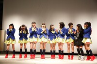 デイリーチャート1位の報告に驚くエビ中の9人。