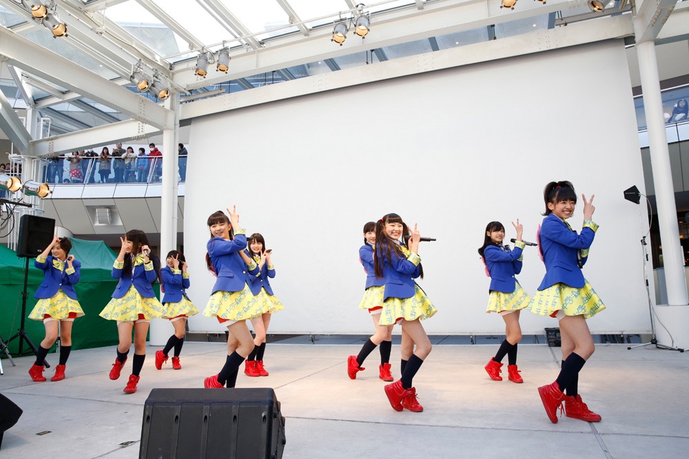「ウィンターデフスター極上ツアー2012-2013 ～KING OF GAKUGEEEEKAI of チュウ of LIFE～」最終公演の様子。