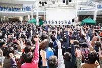 「ウィンターデフスター極上ツアー2012-2013 ～KING OF GAKUGEEEEKAI of チュウ of LIFE～」最終公演の様子。