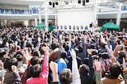 「ウィンターデフスター極上ツアー2012-2013 ~KING OF GAKUGEEEEKAI of チュウ of LIFE~」最終公演の様子。