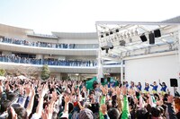 「ウィンターデフスター極上ツアー2012-2013 ～KING OF GAKUGEEEEKAI of チュウ of LIFE～」最終公演の様子。