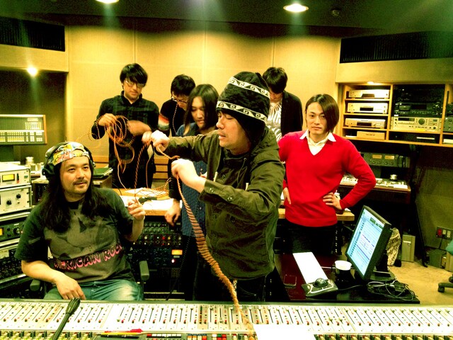 7人編成の髭。新たに公式Facebook、Twitterも開設された。