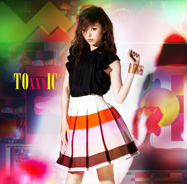 平野綾「TOxxxIC」初回限定盤ジャケット
