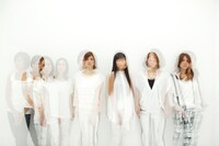 新たに公開されたオレスカバンドのアーティスト写真。