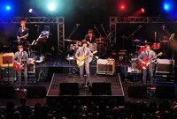 「地球三兄弟ツアー2013『ここほれ三兄弟』」1月23日横浜BLITZ公演の模様。