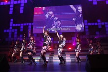 「AKB48 ユニット祭り 2013」の模様。DiVA「Lost the way」（C）AKS