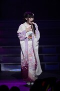 「AKB48 ユニット祭り 2013」の模様。岩佐美咲「もしも私が空に住んでいたら」（C)AKS
