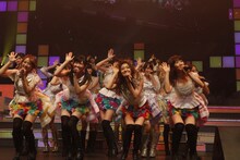 「AKB48 ユニット祭り 2013」の模様。「ファースト・ラビット」（C)AKS