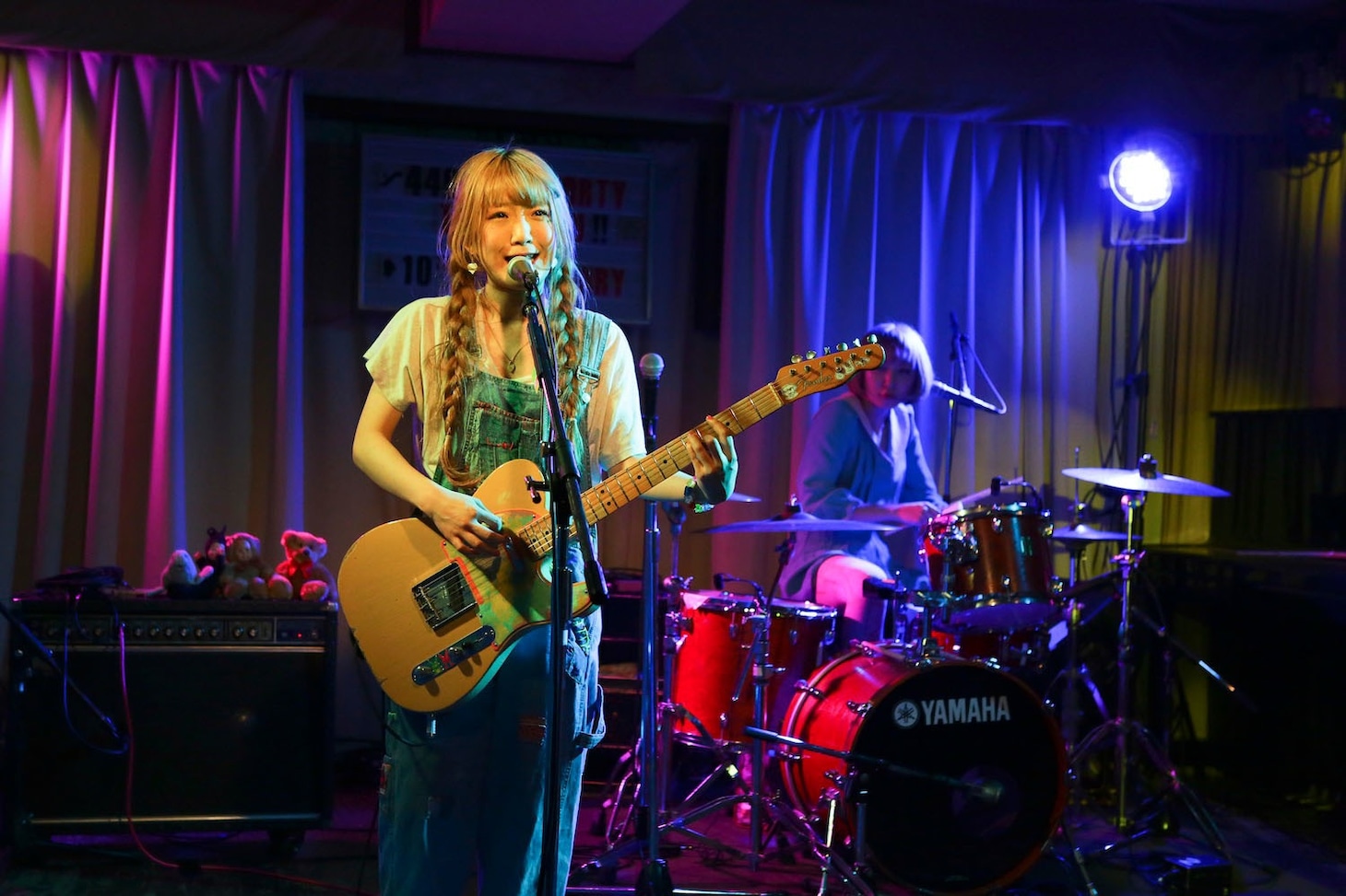 「『ムーンプリズムパワー★メイクラブ～』～ようこそスーパーミラクルワールド☆大新年会!!～」の様子。（撮影：塚田亮平）