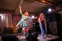 「『ムーンプリズムパワー★メイクラブ～』～ようこそスーパーミラクルワールド☆大新年会!!～」の様子。（撮影：塚田亮平）