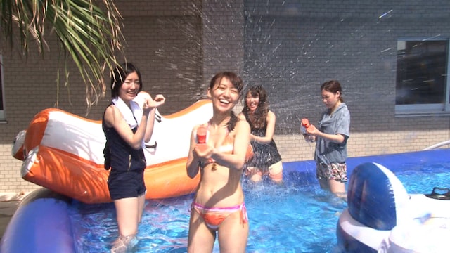 沖縄でのチームKコンサート時のオフショット。 (C)2013「DOCUMENTARY of AKB48」製作委員会