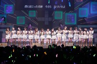 「AKB48 リクエストアワー セットリストベスト100 2013」1日目の様子。98位「草原の奇跡」を披露するチームK。（C)AKS