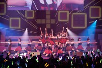 「AKB48 リクエストアワー セットリストベスト100 2013」1日目の様子。96位「偶然の十字路」を披露するアンダーガールズ。（C)AKS