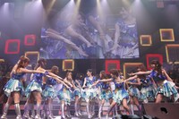 「AKB48 リクエストアワー セットリストベスト100 2013」1日目の様子。88位「少女たちよ」を披露するAKB48。（C)AKS