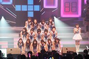 「AKB48 リクエストアワー セットリストベスト100 2013」1日目の様子。86位「オーマイガー！」を披露するNMB48。（C)AKS
