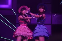 「AKB48 リクエストアワー セットリストベスト100 2013」1日目の様子。82位 「炎上路線」を披露する指原莉乃、高城亜樹。（C)AKS