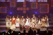 「AKB48 リクエストアワー セットリストベスト100 2013」1日目の様子。「夕陽マリー」を初披露するチームK。（C)AKS
