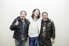 左から笑い飯・西田幸治、雅-MIYAVI-、BOBO。