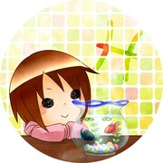 2月1日～3月31日に「カラオケの鉄人」でナノ考案メニューを注文すると先着でもらえる「ちびナノ缶バッチうお座ver.」のデザイン。