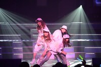 「AKB48 リクエストアワー セットリストベスト100 2013」2日目の様子。69位「エンドロール」を披露する大島優子、梅田彩佳、倉持明日香、松原夏海。（C)AKS