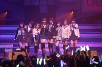 「AKB48 リクエストアワー セットリストベスト100 2013」2日目の様子。61位「夕陽を見ているか？」を披露。（C)AKS
