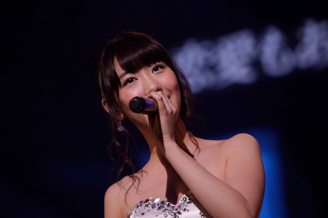 「AKB48 リクエストアワー セットリストベスト100 2013」2日目の様子。アンコールで「ショートケーキ」を披露する柏木由紀。（C)AKS